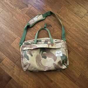 Herschel Bowen Bag Khaki Camo / green